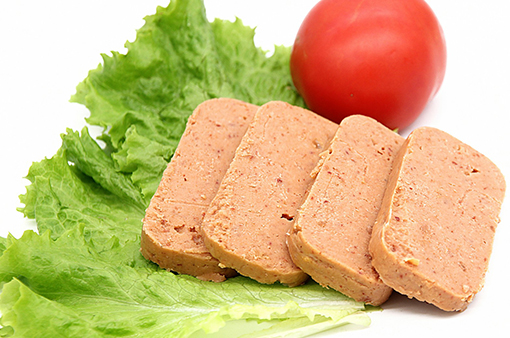 Canned beef luncheon meat